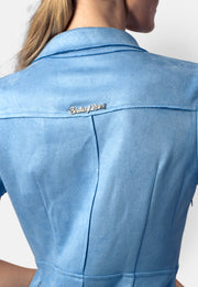 Eisblaues Minikleid aus veganem Ökoleder