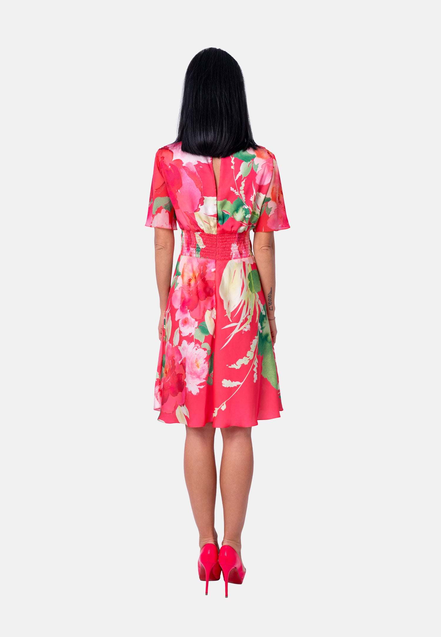 Kleid mit Blumenprint und V-Ausschnitt in Rot