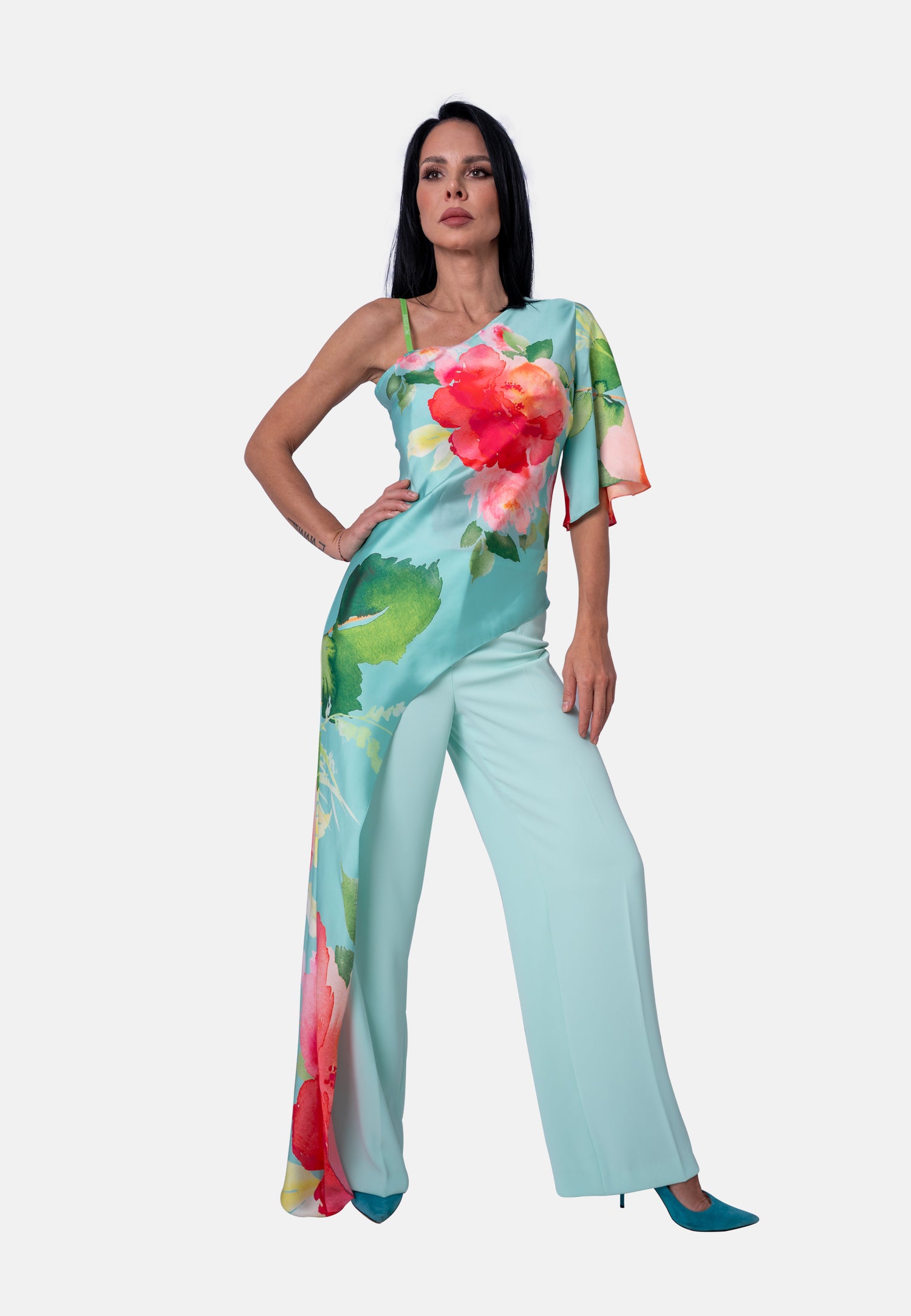 Langer floraler Sommertop mit Spaghettiträgern Mint | Jardin by Birds of Love
