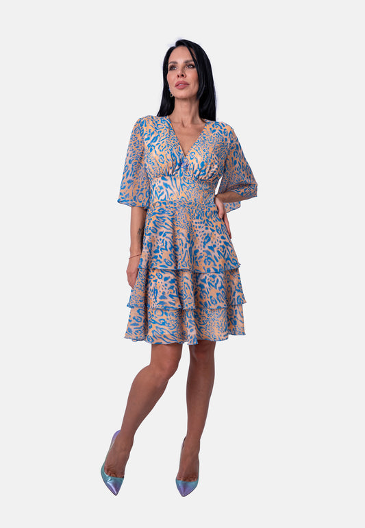 Kurzes Kleid mit V-Ausschnitt und Volantrock im Animalprint in Blau-Beige | Birds of Wild Grace by Birds of Love