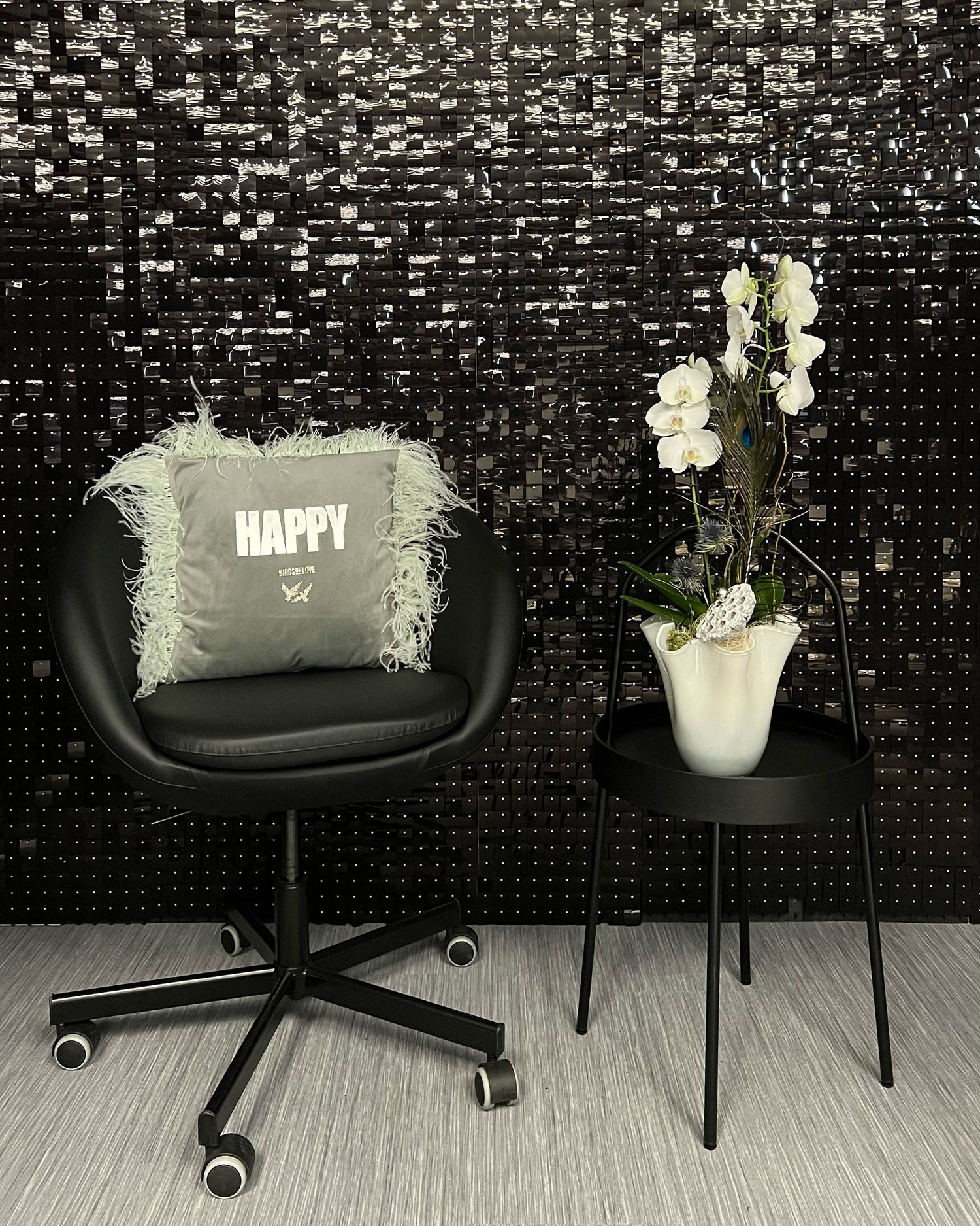 Entdecken Sie unser dekoratives Kissen mit exklusivem Vogel-Motiv. Dieses stilvolle Zierkissen passt zu jeder Einrichtung und ist das perfekte Wohnaccessoire. Jetzt online kaufen.