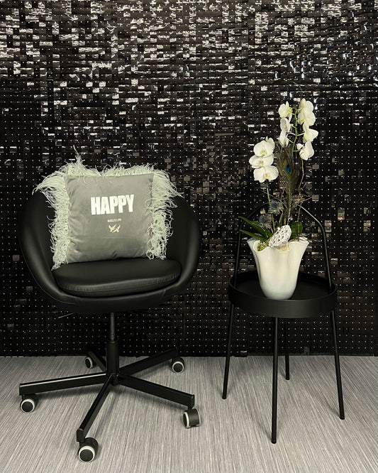Entdecken Sie unser dekoratives Kissen mit exklusivem Vogel-Motiv. Dieses stilvolle Zierkissen passt zu jeder Einrichtung und ist das perfekte Wohnaccessoire. Jetzt online kaufen.