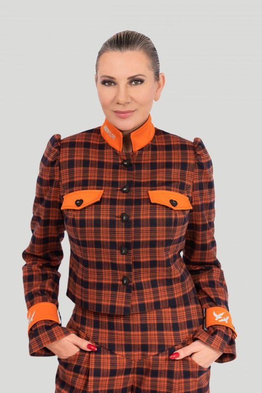 Kaufen Sie die elegante Plaid Jacket online. Stilvoller Damen-Blazer mit klassischem Karo-Muster. Perfekt für Business- und Freizeit-Outfits. Jetzt online bestellen.