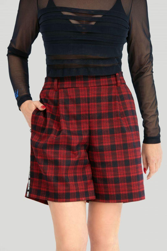Kaufen Sie die eleganten Plaid Shorts mit Rock-Optik und Karo-Muster. Stilvolle, bequeme Damen-Shorts, die perfekt für Business- und Freizeit-Outfits sind. Jetzt online bestellen.
