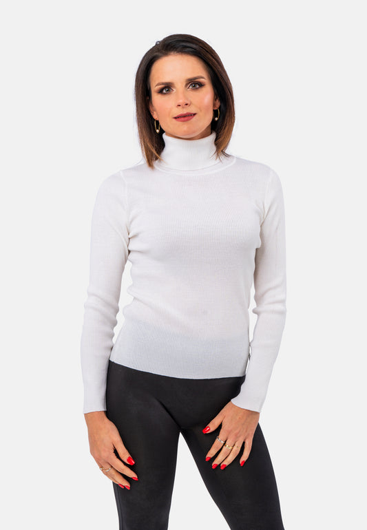 Produktbeschreibung:
Verleihen Sie Ihrem Outfit einen Hauch von Glamour mit diesem eleganten Rollkragenpullover mit subtilem Glitzer-Effekt. Das weiche, Feinstrick-Material bietet optimalen Tragekomfort, während die glitzernden Akzente das Licht stilvoll reflektieren.

Dieser Rollkragen ist ein vielseitiges Kleidungsstück, das sich perfekt für besondere Anlässe, festliche Abende oder einfach, um Ihrem Alltagslook eine luxuriöse Note zu verleihen, eignet. Er lässt sich wunderbar unter einem Blazer oder Mante