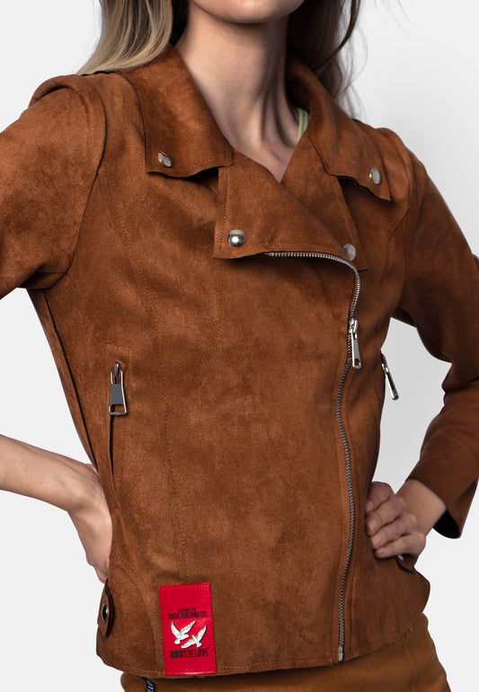 „Romy“ – Stylische Kurzjacke aus weichem, veganem Wildleder in sattem Kupferbraun. Handgefertigt in der Schweiz.