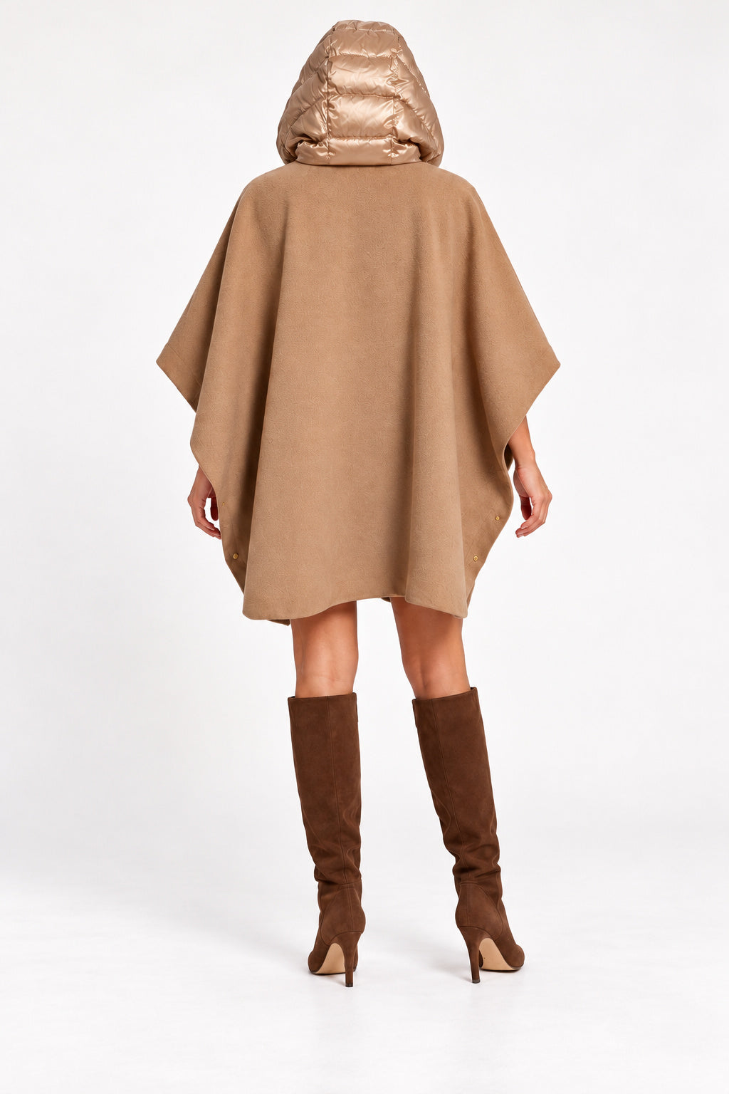 Cape-Mantel in Camel mit Kapuze