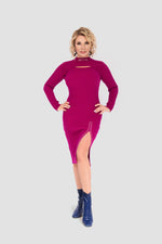 Kaufen Sie das elegante Etui-Strickkleid online. Ein figurbetonter Rippenstrick-Kleid mit modernem Cut-Out-Design. Aus einem weichen Merinowoll-Mix. Jetzt bestellen.